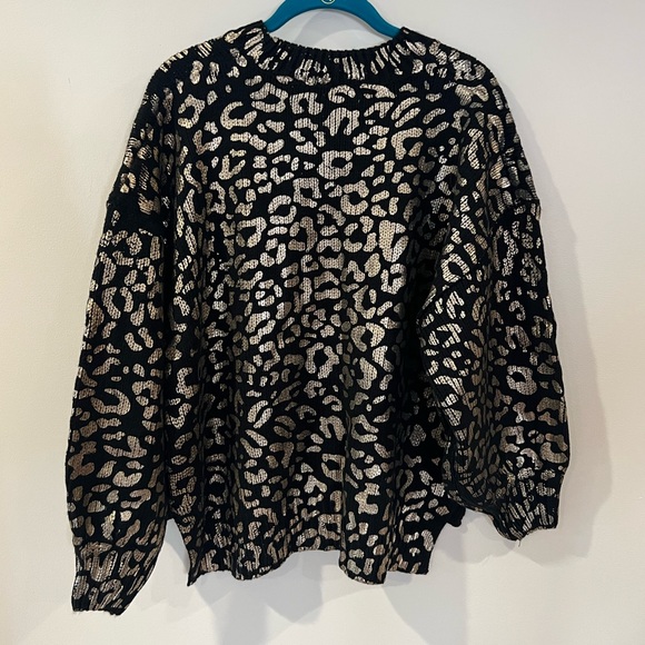 Andthewhy S/M black and gold cheetah print sweater - Picture 3 of 3